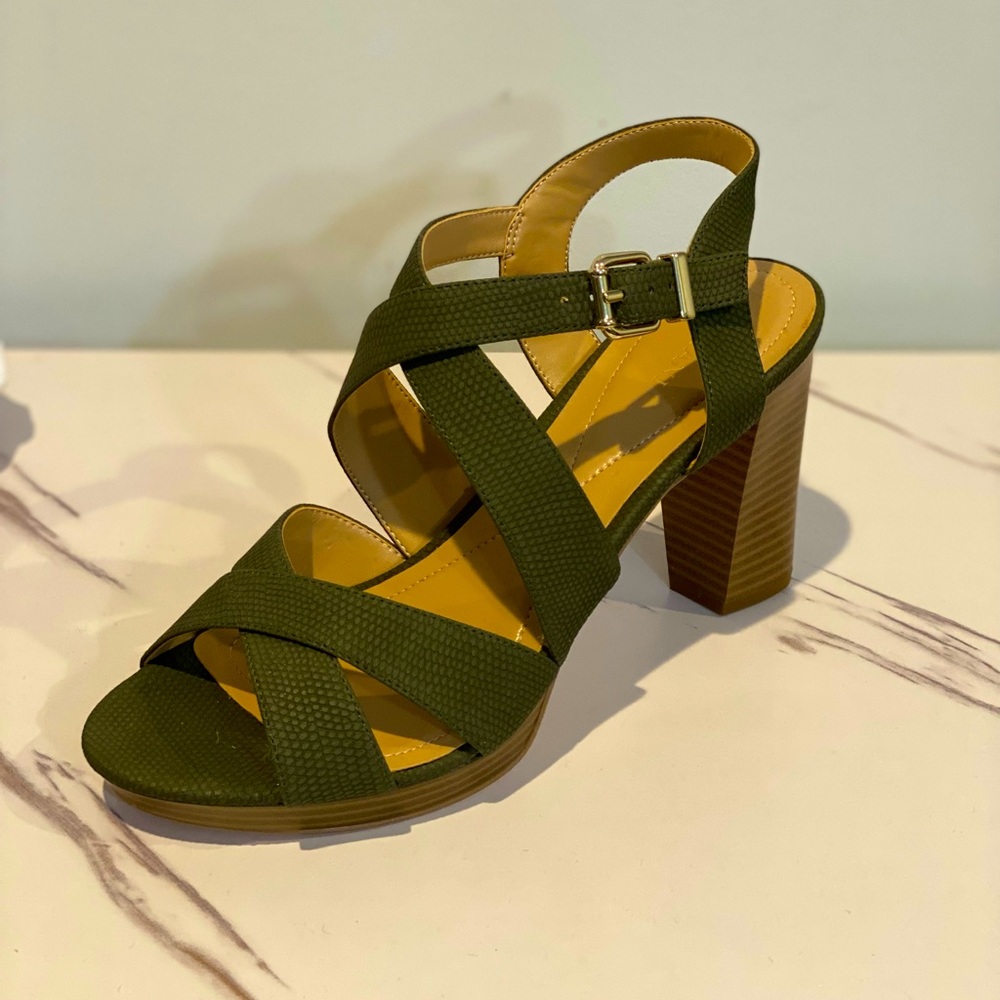 Block Heel Sandals Olive color new